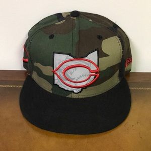 Cincinnati Reds Camo Holographic Hat